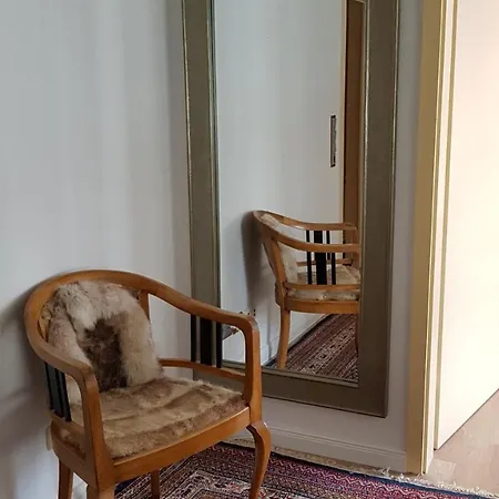 Habitación en casa particular Dz Plus Ez Mit Verbindungstür 38qm2 In Großer Wohnung,gemeinschaftsbad Und Gäste Wc *