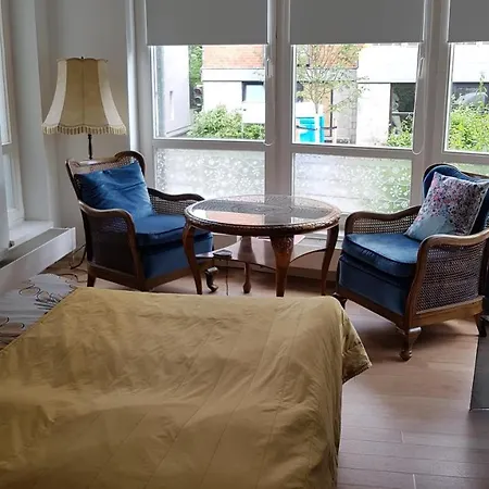 Dz Plus Ez Mit Verbindungstür 38qm2 In Großer Wohnung,gemeinschaftsbad Und Gäste Wc Habitación en casa particular