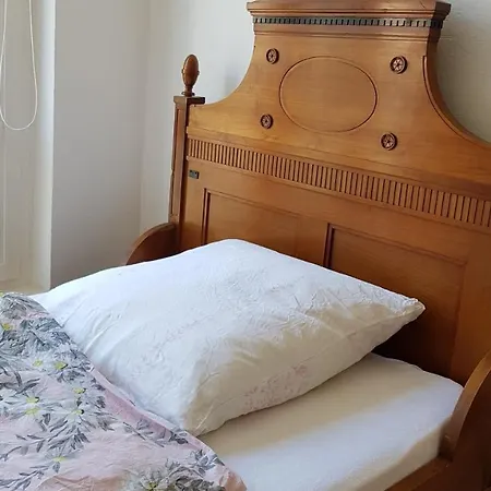 Habitación en casa particular Dz Plus Ez Mit Verbindungstür 38qm2 In Großer Wohnung,gemeinschaftsbad Und Gäste Wc