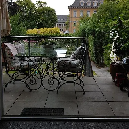 Dz Plus Ez Mit Verbindungstür 38qm2 In Großer Wohnung,gemeinschaftsbad Und Gäste Wc Habitación en casa particular *